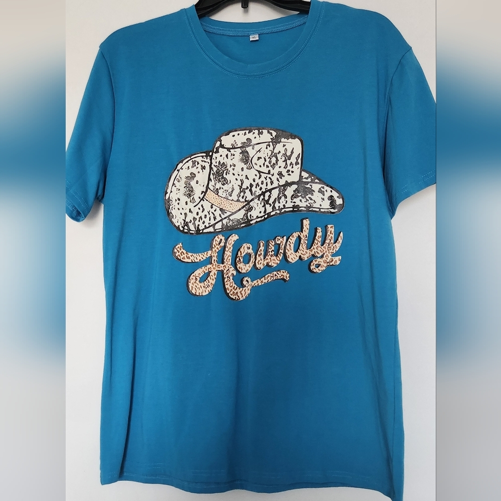 Howdy Graphic Tee in Teal with Leopard Accents